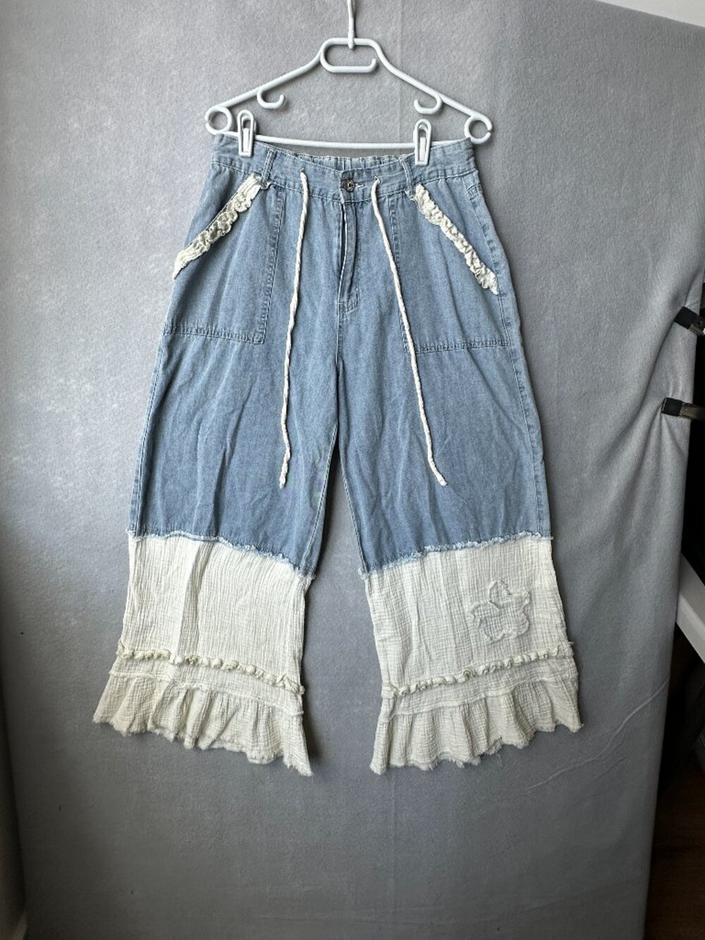 POL Clothing Pants Womens M Blue Denim Oatmeal Ruffle Wide Leg Boho UWP73